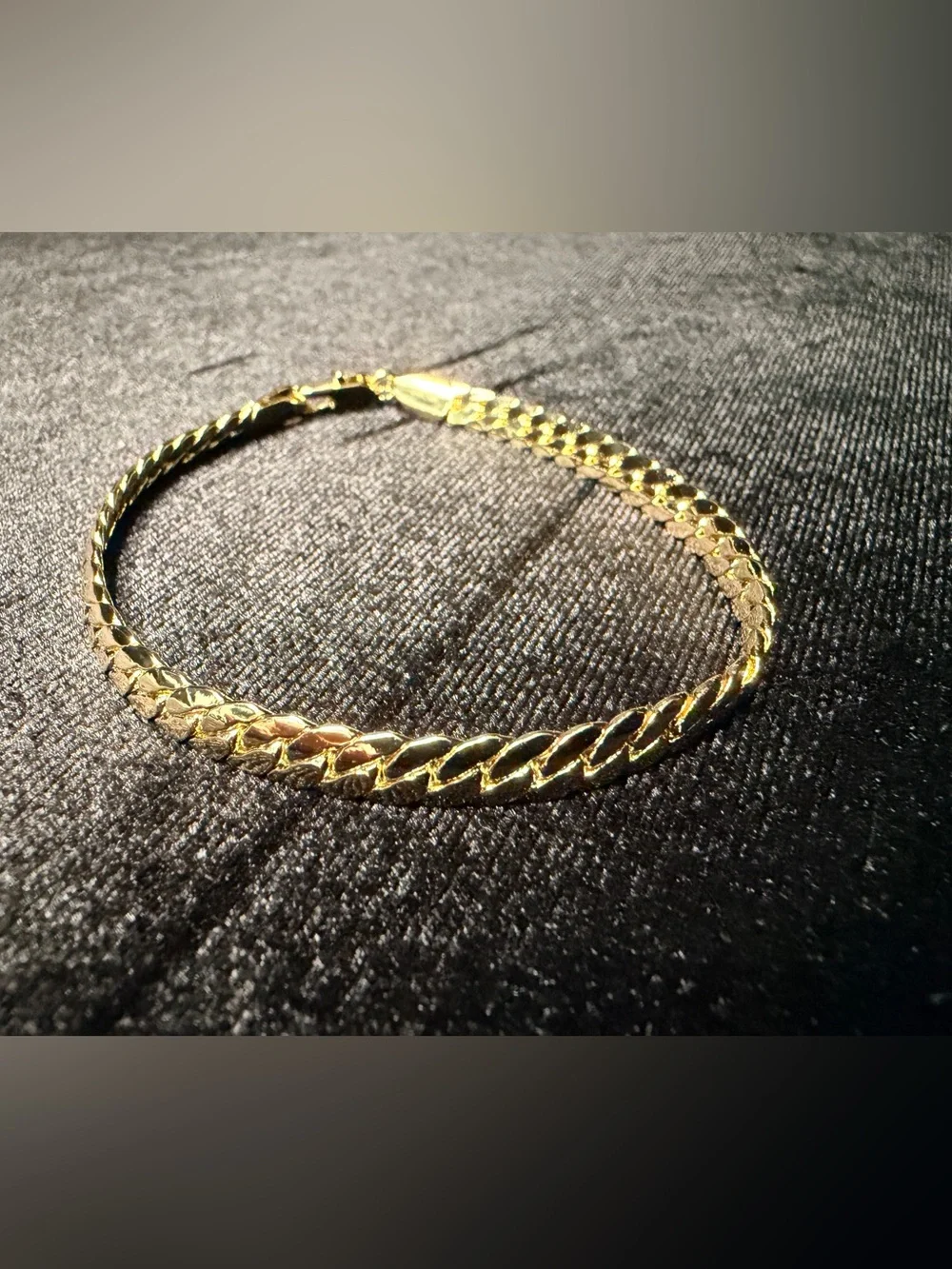 Miami Cuban 7.5in 5.5MM 14K Gold finish bracelet. Elegant! Hypoallergenic